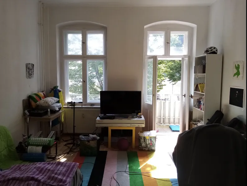 Untermiete Wohnung möbliert mit Balkon — photo 1